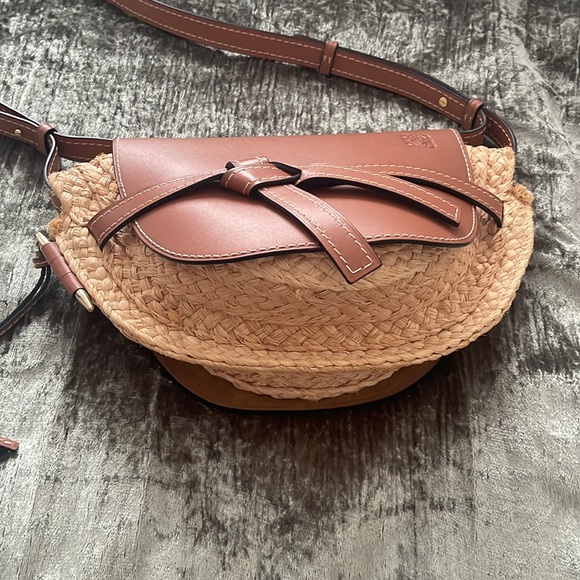 🚫SOLD🚫AUTHENTIC LOEWE GATE RAFFIA BAG - Picture 3 of 10